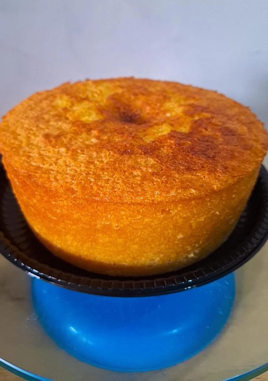 Bolo mole com coco fresco